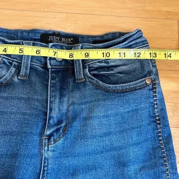 Judy Blue Boyfriend Fit Distressed Denim Jeans size 0/24 - Picture 6 of 11